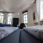 Parkside No16 Apartment *
